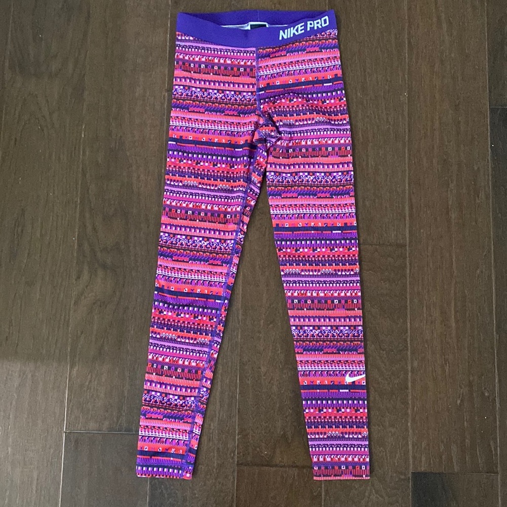 Nike Pro Dri-Fit Warm 8 bit Women's Leggings Size Medium EUC